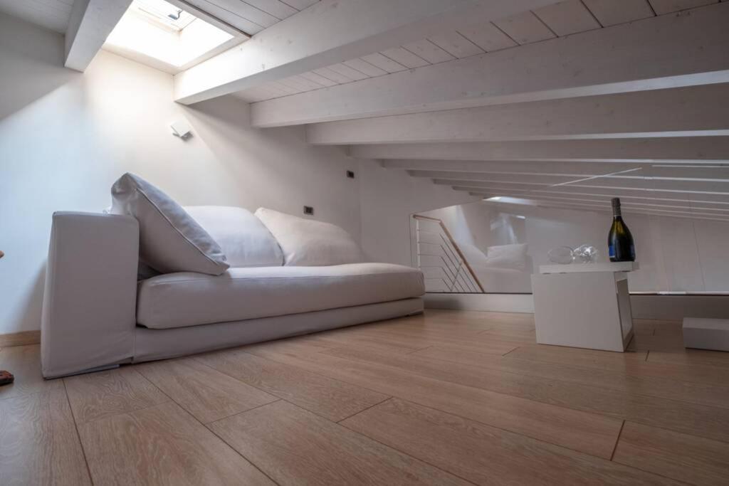 Happy Guest Apartments - Lake & Style Riva di Solto Exterior photo